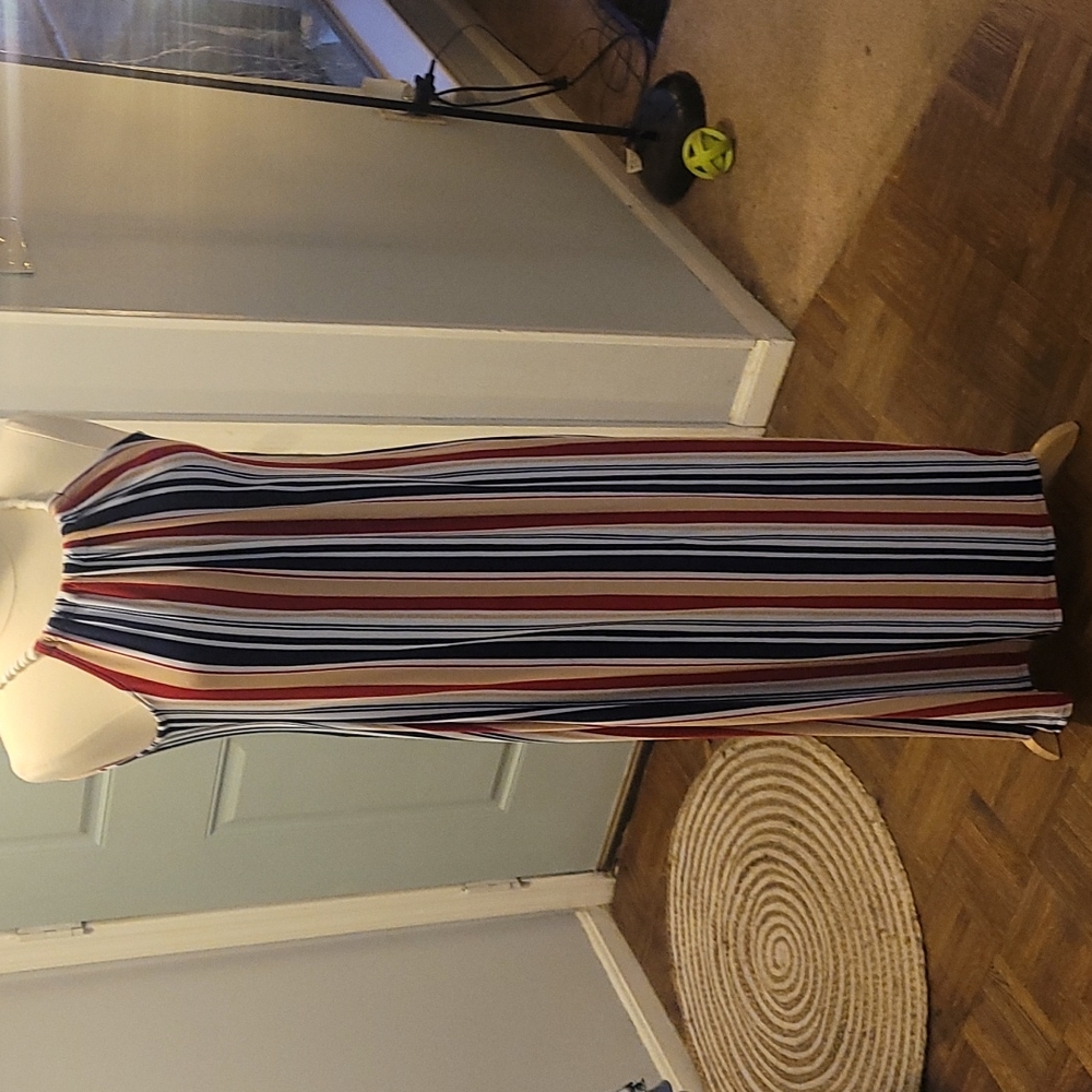 Beautiful multi color maxi dress.